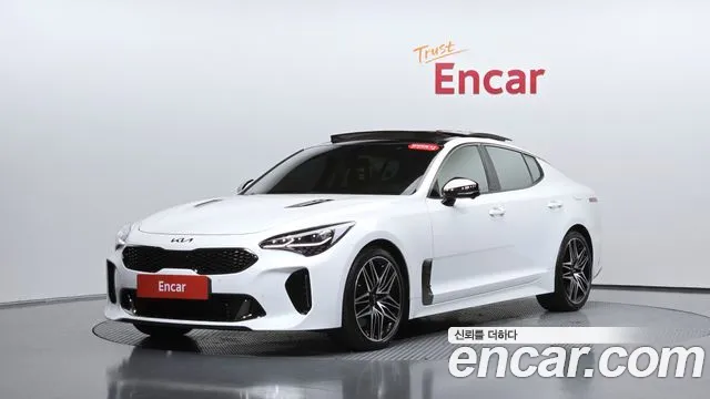 Kia Stinger — фото 1