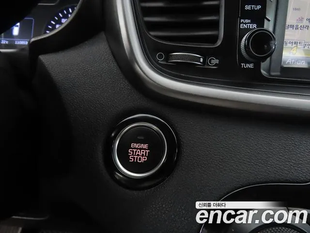 Kia Sorento — фото 16