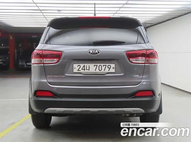 Kia Sorento — фото 3