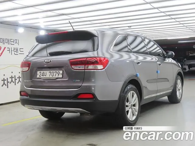 Kia Sorento — фото 4