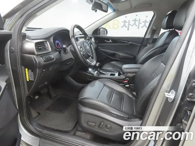 Kia Sorento — фото 5