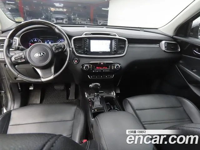 Kia Sorento — фото 7