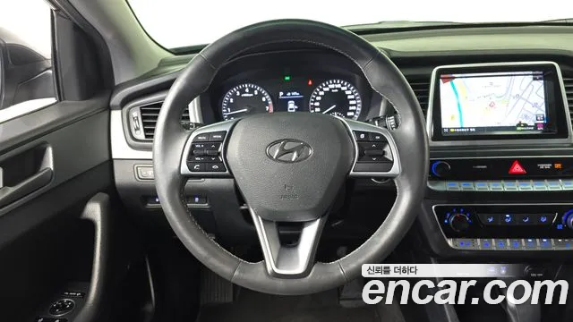 Hyundai Sonata — фото 13
