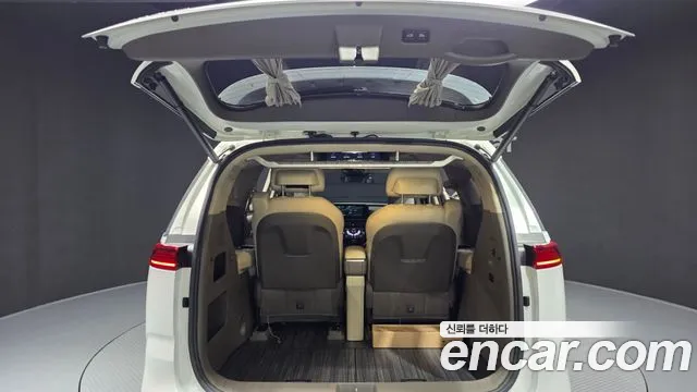 Kia Carnival — фото 20