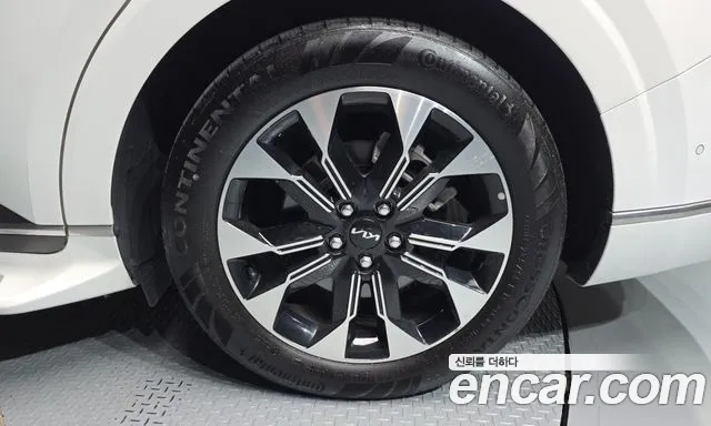 Kia Carnival — фото 21
