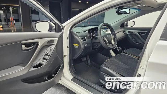 Hyundai Avante — фото 10
