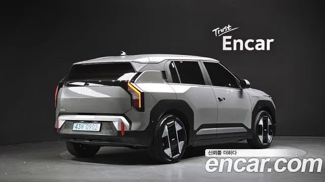 Kia EV3 — фото 1