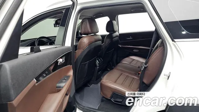 Kia Sorento — фото 11
