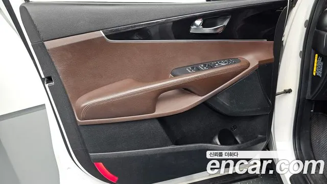 Kia Sorento — фото 24