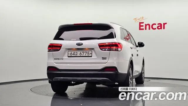 Kia Sorento — фото 3