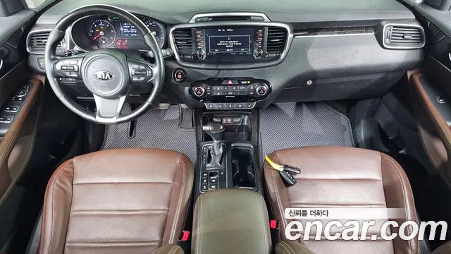 Kia Sorento — фото 6