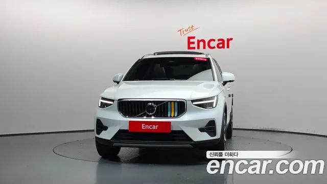 Volvo XC40 — фото 2