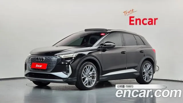 Audi Q4 e-tron — фото 1