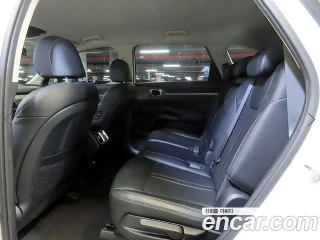 Kia Sorento — фото 7