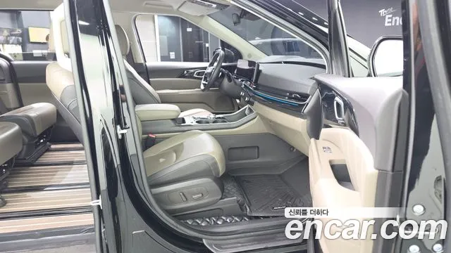 Kia Carnival — фото 11