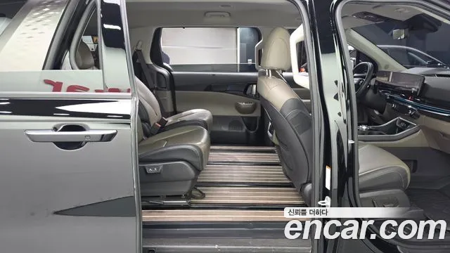 Kia Carnival — фото 12
