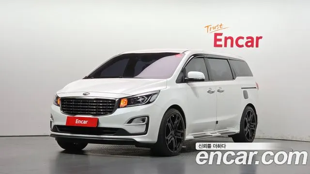Kia Carnival — фото 1