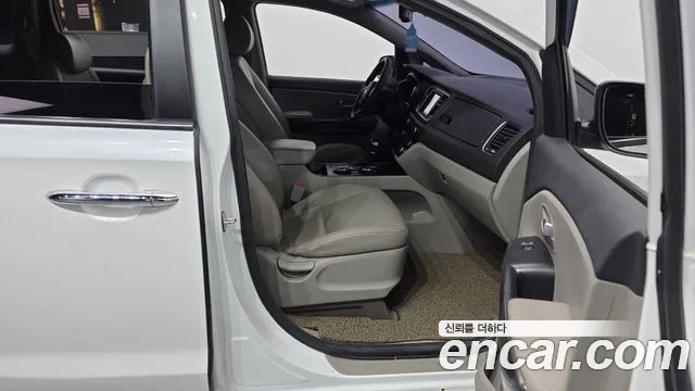 Kia Carnival — фото 26