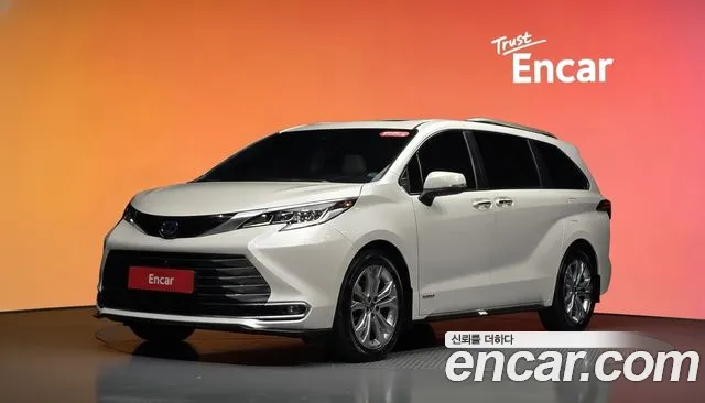 Toyota Sienna — фото 20