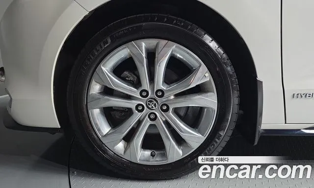 Toyota Sienna — фото 4