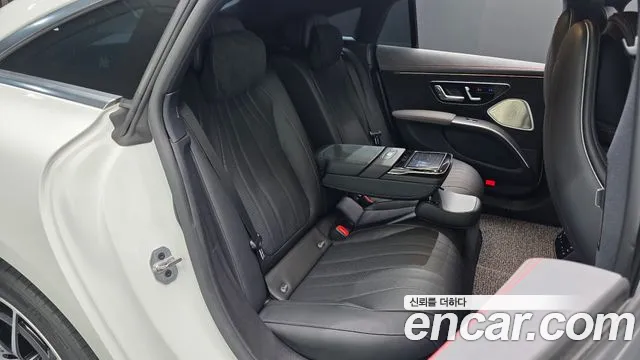 Mercedes-Benz EQS — фото 11