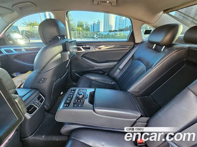 Hyundai Genesis — фото 11