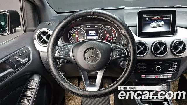 Mercedes-Benz B-Class — фото 13