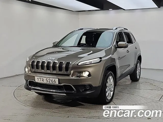 Jeep Cherokee — фото 1