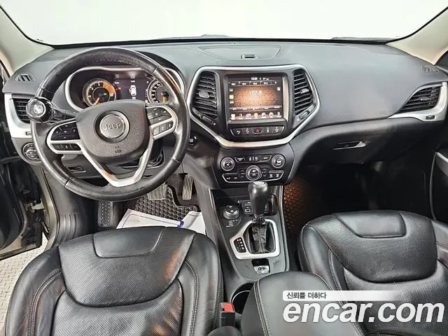 Jeep Cherokee — фото 7