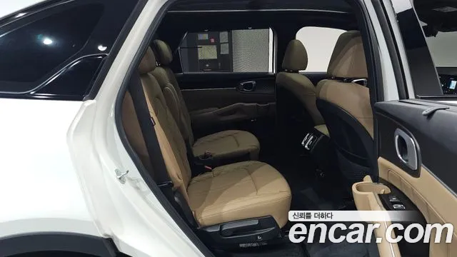 Kia Sorento — фото 10