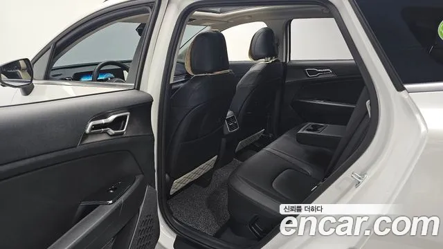 Kia Sportage — фото 12