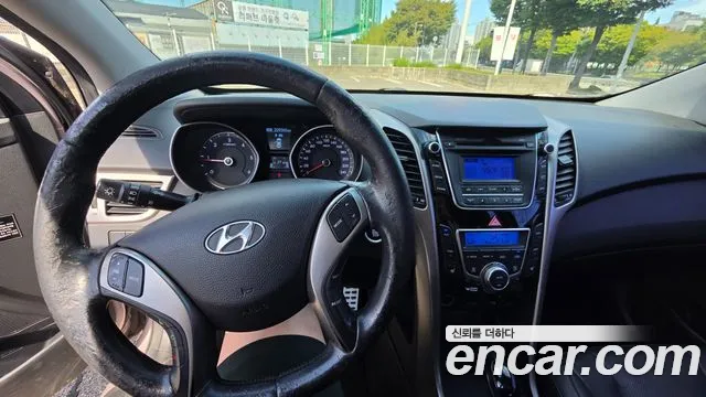 Hyundai i30 — фото 12