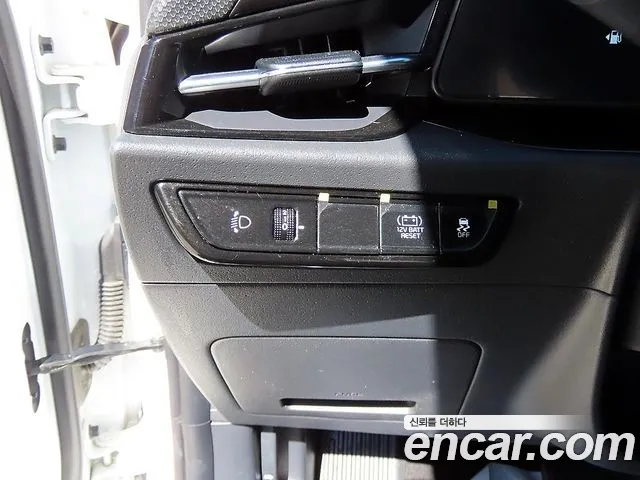 Kia Niro — фото 14