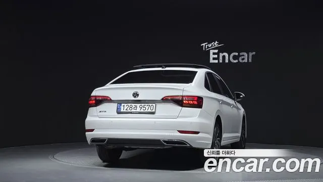 Volkswagen Jetta — фото 4