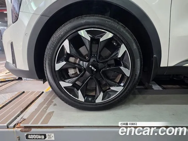 Kia Sorento — фото 5