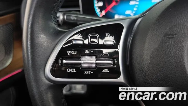 Mercedes-Benz GLE-Class — фото 16