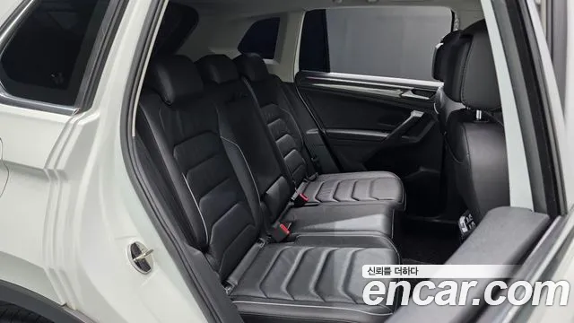 Volkswagen Tiguan — фото 10