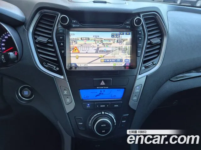 Hyundai Santa Fe — фото 11