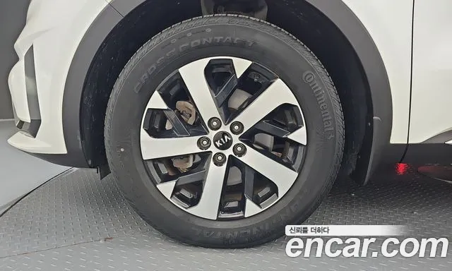 Kia Sorento — фото 5