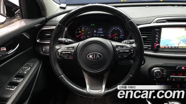 Kia Sorento — фото 12