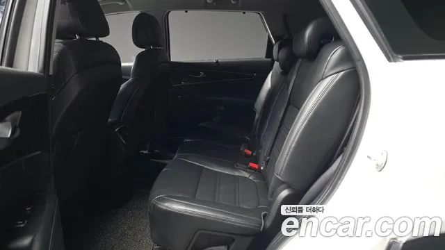 Kia Sorento — фото 26