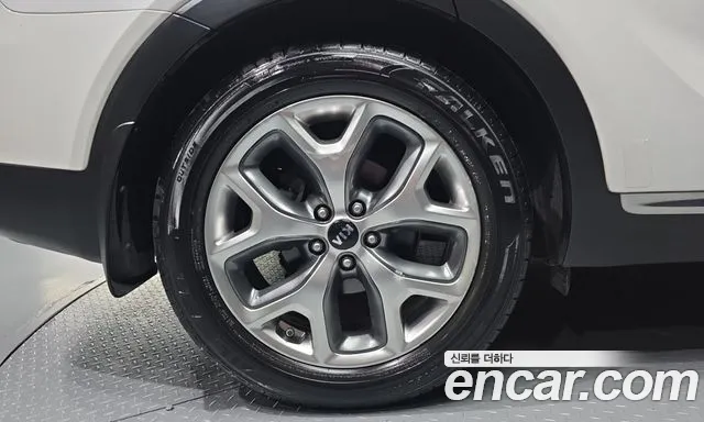 Kia Sorento — фото 4