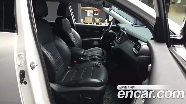 Kia Sorento — фото 10