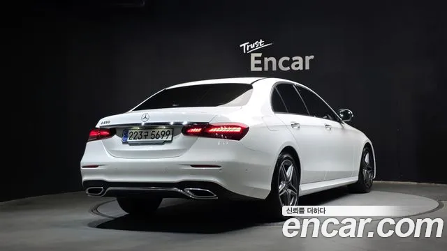 Mercedes-Benz E-Class — фото 2