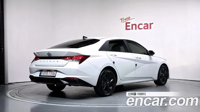 Hyundai Avante — фото 2