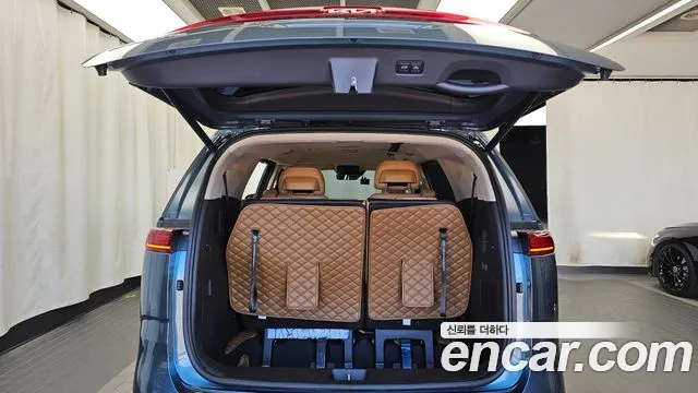 Kia Carnival — фото 18
