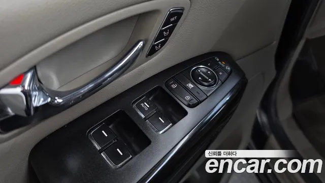 Kia Carnival — фото 28