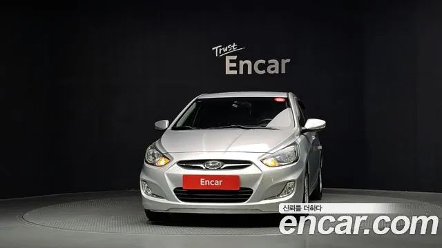 Hyundai Accent — фото 3