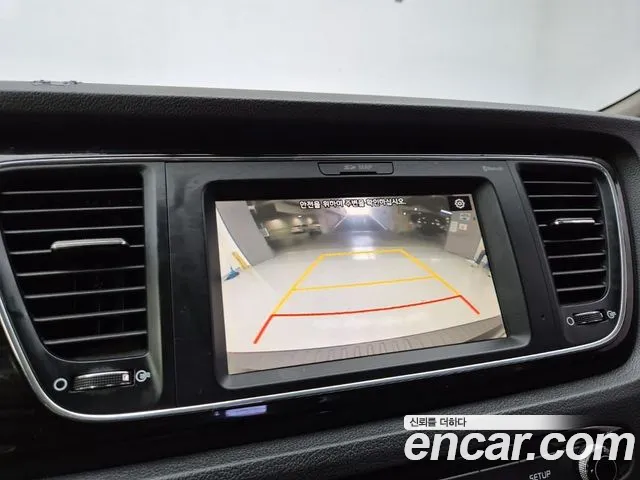 Kia Carnival — фото 14