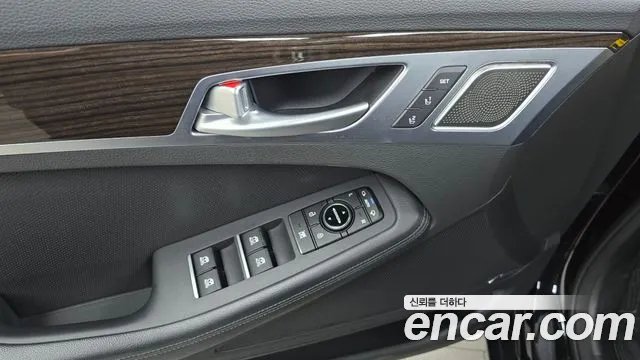 Genesis G80 — фото 16